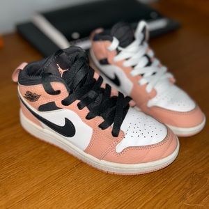 Jordan 1s “pink quartz”
